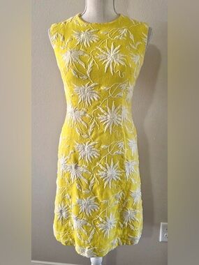 Vintage 1960s Yellow & White Floral Embroidered Sheath Mini MOD Dress XS